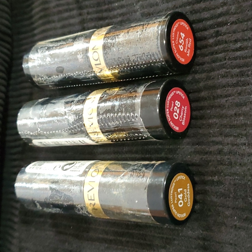 Revlon Lipstick Bundle of 3